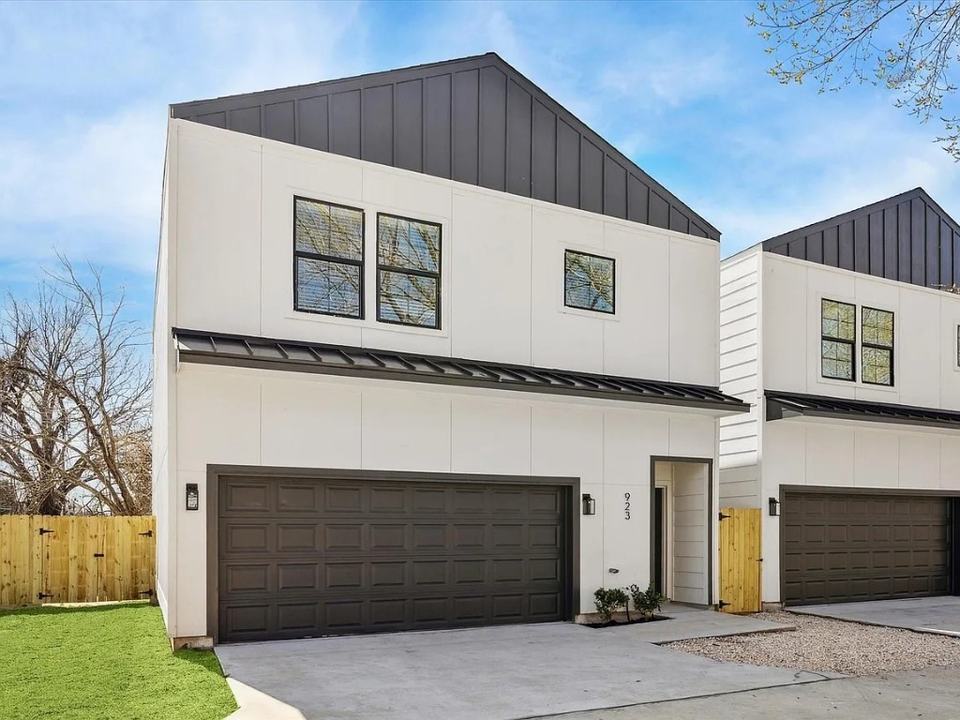 Front elevation of the Bianco Lane homes in Houston 77091
