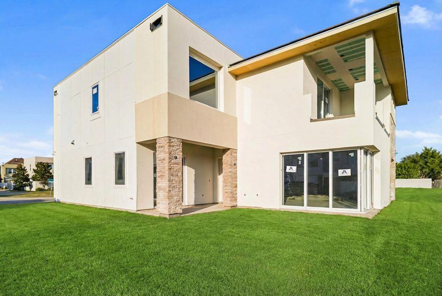 Side elevation with sliding doors on the ground floor, The Woodlands TX 77380